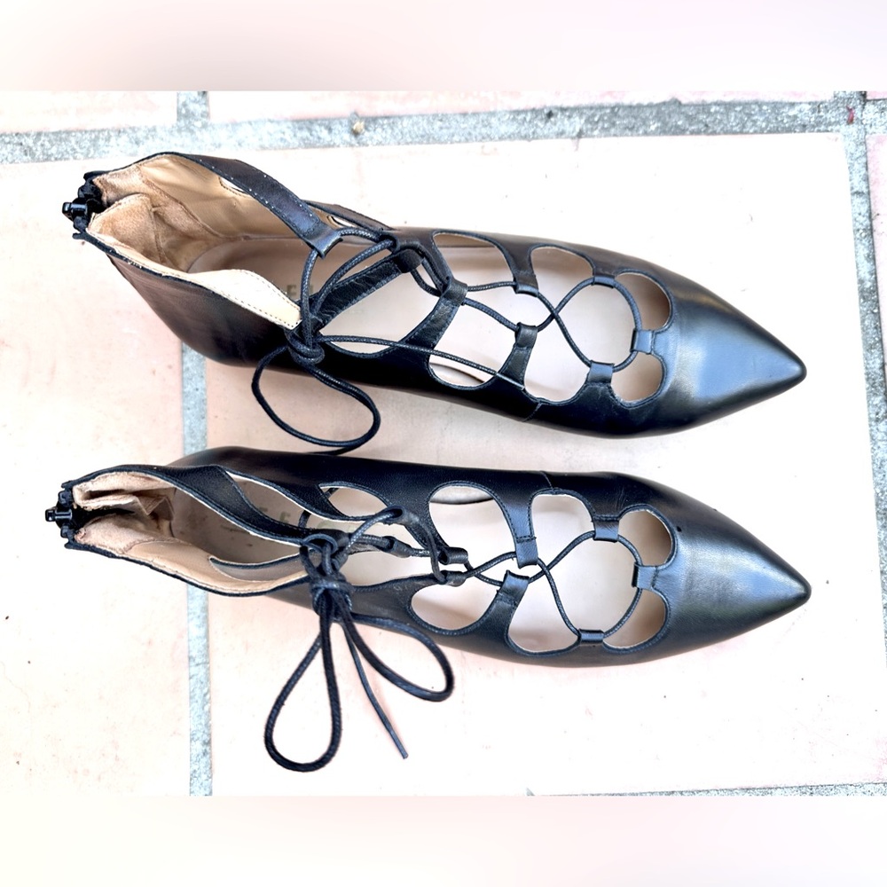 Vintage "Office London" Black Leather Lace-Up Flats Made in Spain Size 8 / 39